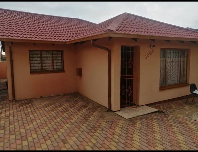 3 BEDROOM PROPERTY TO RENT IN PROTEA GLEN